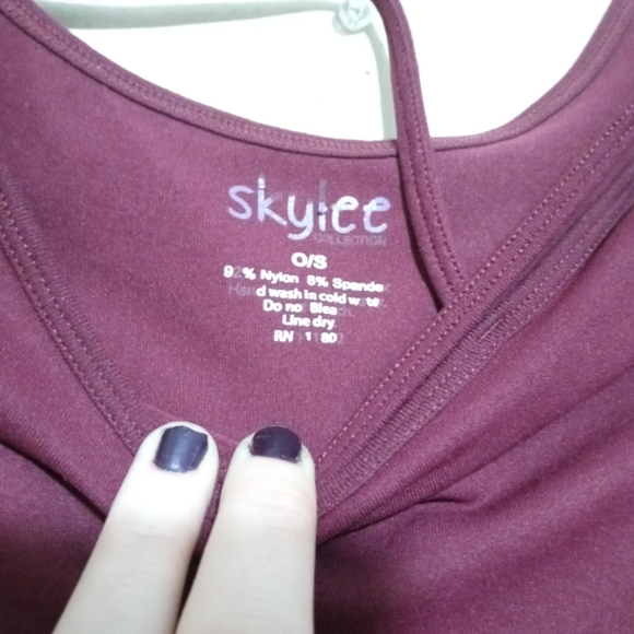 Maroon Off the Shoulder Strap Crop Top - Picture 4 of 4